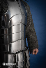 Load image into Gallery viewer, Cuirass Champion Polished
