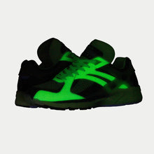 Load image into Gallery viewer, LA Gear Men's Catapult Light-Up x Glow Lowtop | Neon Yellow x Black
