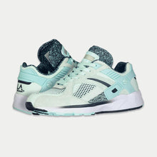 Load image into Gallery viewer, LA Gear Women's Catapult Light-Up Lowtop | Mint x Black
