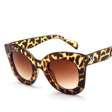 Load image into Gallery viewer, Ladies Fashion Retro Sun Sunglasses For Women Cat Eye Glasses Women/Men Luxury Eyewear For  Female Lightweight Frame Glasses For Women Retro Eyewear Unique Style Eyeglasses

