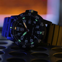 Load image into Gallery viewer, Leatherback SEA Turtle Giant, 44mm, Outdoor Watch
