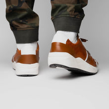 Load image into Gallery viewer, Lyon II Brandy / White
