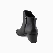 Load image into Gallery viewer, Waterford Boot, Women
