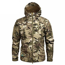 Load image into Gallery viewer, Men Green Autumn Camouflage Jacket Men's Lightweight Water-Resistant Jacket Tactical Clothing  Male Camouflage Windbreaker Breathable Outdoor Snow Jacket
