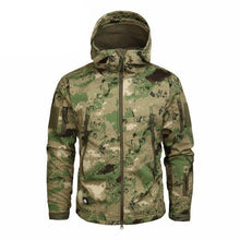 Load image into Gallery viewer, Men Green Autumn Camouflage Jacket Men's Lightweight Water-Resistant Jacket Tactical Clothing  Male Camouflage Windbreaker Breathable Outdoor Snow Jacket
