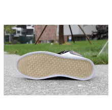 Load image into Gallery viewer, Men's High Top Sneakers Breathable Street Sports Shoes Hip Hop Trendy Style Casual Shoes Fashion Sneakers Breathable Comfort Walking Mens Sneakers
