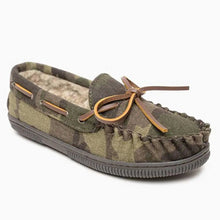Load image into Gallery viewer, Minnetonka Pile Lined Hardsole Canvas (Camo) - Children's Slipper
