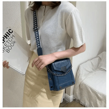 Load image into Gallery viewer, Modern Elegant Stunning Heart-Shaped Women's Bag Cute Studded Shoulder Bag For Women And Girls
