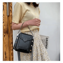 Load image into Gallery viewer, Modern Elegant Stunning Heart-Shaped Women's Bag Cute Studded Shoulder Bag For Women And Girls
