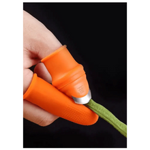 Load image into Gallery viewer, Multi-Functional 1 Set Silicone Finger Protector With Blade For Fruits Vegetable Thumb Knife Finger Guard Kitchen Accessories
