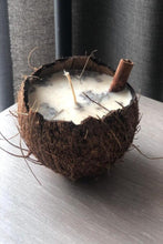 Load image into Gallery viewer, Natural Coconut Shell Decorative Scented Candle Wood Wicked Coconut Scented Candle Natural Coconut Shell  Eco Friendly Ideal for Home and Beach Décor Aromatherapy Candle
