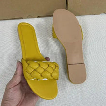 Load image into Gallery viewer, New 2021 Summer Sandals Flat Bottom Fashion Women Slides Sandals slipper -  Outdoor designer shoes for women
