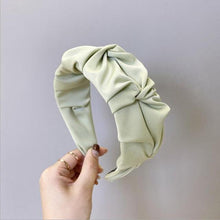 Load image into Gallery viewer, Women Hair Accessories Wide Side Flower Hairband Casual Soft Hair Hoop Quality Headband Gorgeous Hair Accessories For Women
