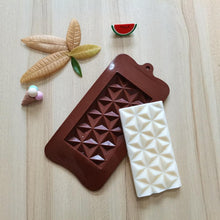 Load image into Gallery viewer, New Silicone Chocolate Mold Triangular Baking Tools Non-Stick Silicone Cake Mould Jelly Candy 3D Molds Kitchen Accessories Break Apart Chocolate Molds Silicone Deep Candy Bar Molds Silicone Shapes
