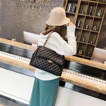 Load image into Gallery viewer, Women Pu Leather Shoulder Bag Fashionable Designer Luxury Female Large Capacity Crossbody Bag
