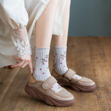 Load image into Gallery viewer, News Fashion Floral Print Women's Socks Harajuku Vintage Streetwear Crew Socks Kawaii Cute Cotton Long Sock Winter Warm Socks For Men And Women
