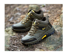 Load image into Gallery viewer, Outdoor Non-slip Snow Mens Boots Walking Climbing Hiking Shoes Mountain Sport Boots Hunting Men Winter Ankle Snow Hiking Boots Warm Water Resistant Non Slip Soft Shoes
