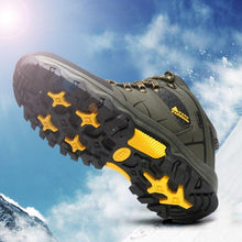 Load image into Gallery viewer, Outdoor Non-slip Snow Mens Boots Walking Climbing Hiking Shoes Mountain Sport Boots Hunting Men Winter Ankle Snow Hiking Boots Warm Water Resistant Non Slip Soft Shoes

