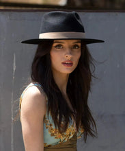 Load image into Gallery viewer, Peter Grimm Parrish - Wool Felt Cowgirl Hat
