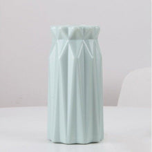 Load image into Gallery viewer, Plastic Vases Anti-ceramic Unbreakable Basket Imitation Rattan Flower Vase For Home Décor Desktop Decoration Living Room Office or Bookshelf
