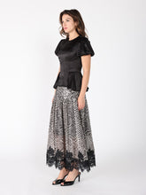 Load image into Gallery viewer, Puffed Sleeve Ruffle Bottom Crew Neck Top
