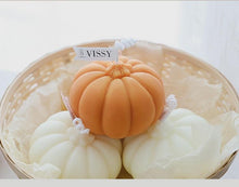 Load image into Gallery viewer, Pumpkin Candle Creative Handmade Aromatherapy Candle Pumpkin Candle Fall Candle Gift Set For Women Aromatherapy Candle Gift For Halloween Decorations Candle Photo Home Restaurant Hotel Decoration
