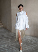 Load image into Gallery viewer, Quarta Open Shoulders White Organic Cotton Shirt

