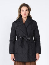 Load image into Gallery viewer, Quilted Lightweight front open belt Jackets
