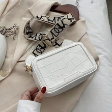 Load image into Gallery viewer, Retro Waist Bag PU Leather Fanny Pack Purse Leather with Gold Chain Strap Stylish Waist Pack Women Belt Bag Multifunctional Chest Bag
