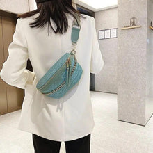 Load image into Gallery viewer, Retro Waist Bag PU Leather Fanny Pack Purse Leather with Gold Chain Strap Stylish Waist Pack Women Belt Bag Multifunctional Chest Bag

