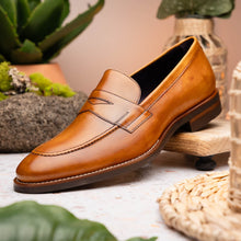 Load image into Gallery viewer, 15-400-CML ROMA Hand Burnished Calfskin Penny Loafer Camel
