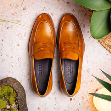 Load image into Gallery viewer, 15-400-CML ROMA Hand Burnished Calfskin Penny Loafer Camel
