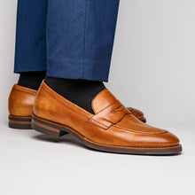 Load image into Gallery viewer, 15-400-CML ROMA Hand Burnished Calfskin Penny Loafer Camel
