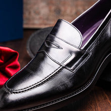 Load image into Gallery viewer, 15-400-BLK ROMA Hand Burnished Calfskin Penny Loafer Black
