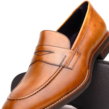 Load image into Gallery viewer, 15-400-CML ROMA Hand Burnished Calfskin Penny Loafer Camel
