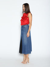 Load image into Gallery viewer, Ruffle Flower Detail Tank Top

