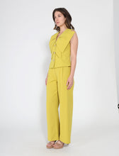 Load image into Gallery viewer, Ruffle Front Button Down Sleeveless Jacket
