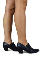 Load image into Gallery viewer, Walter Steiger Women Seventy Eight Boots
