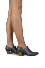 Load image into Gallery viewer, Walter Steiger Women Seventy Eight Boots
