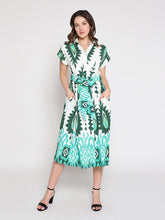 Load image into Gallery viewer, Short sleeve printed dress with elastic back
