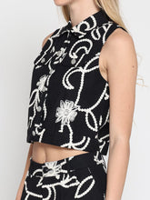 Load image into Gallery viewer, Sleeveless embroidered button down vest
