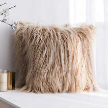 Load image into Gallery viewer, Soft Fur Polyester Cotton Pillow Covers Cushion Covers Luxury Soft Decorative Pillow Covers Home Decor Pillow Covers Living Room Bedroom Decorative Pillowcase Shaggy Fluffy Cover 45x45CM
