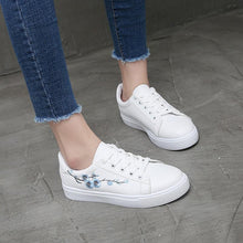 Load image into Gallery viewer, Spring Fashion Breathble Women Sneakers Leather Platform Shoes Women Lace Up Casual Shoes White Fashion Sneakers White PU Leather Platform Sneaker For Women Lace Up Walking Sneakers
