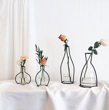 Load image into Gallery viewer, Style Retro Line Flowers Vase Frame Nordic Style Wall Hanging Metal Holder Modern Solid Home Decor Modern Rose Frame Clear Vase Planter Flower Holder Decorations for Wedding Living Room, Office Party
