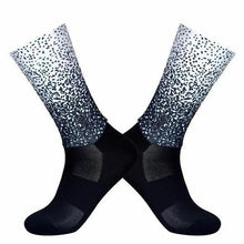 Load image into Gallery viewer, Stylish Summer  Breathable Cycling Socks For Men Anti Slip Seamless Sports Cycling Socks For Men Modern Design Running Sports Socks
