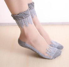 Load image into Gallery viewer, Summer Ladies Lace Embroidery Silk Transparent Glass Crystal Stretch Women Socks Breathable See Through Socks Ankle Socks For Women
