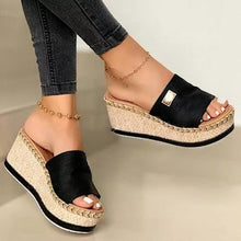 Load image into Gallery viewer, Summer Women Platform Sandals Flip Flops Soft Comfortable New Casual Shoes Outdoor Beach Slippers Summer Beach Sandals Summer High Heel Platform Flip Flops Casual Outdoor Leisure Beach Shoes
