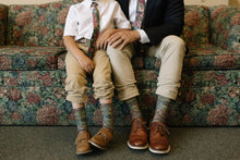 Load image into Gallery viewer, Foyer Floral Men's Tie
