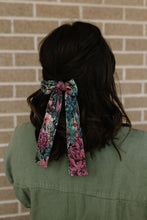Load image into Gallery viewer, Foyer Floral Lady Hair Bow
