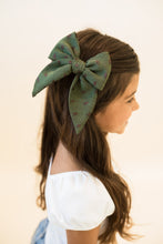 Load image into Gallery viewer, The Squatch - Darling Hair Bow
